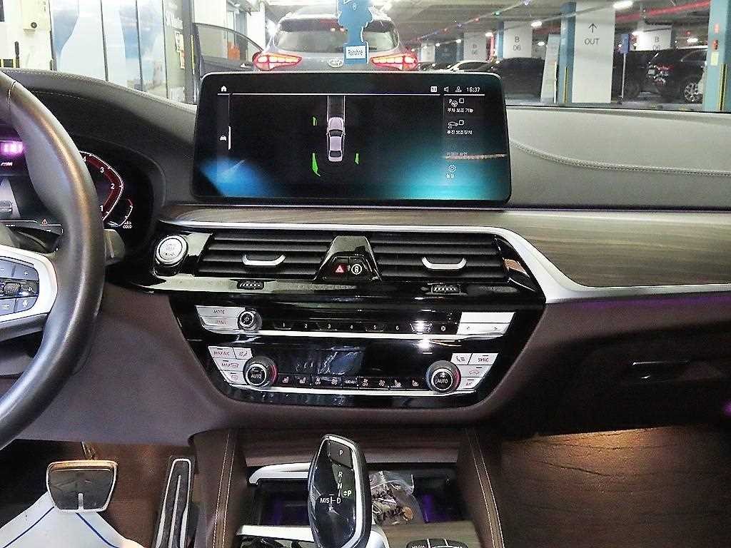 BMW 5시리즈 5시리즈 (G30) 523d M 스포츠 이미지 11