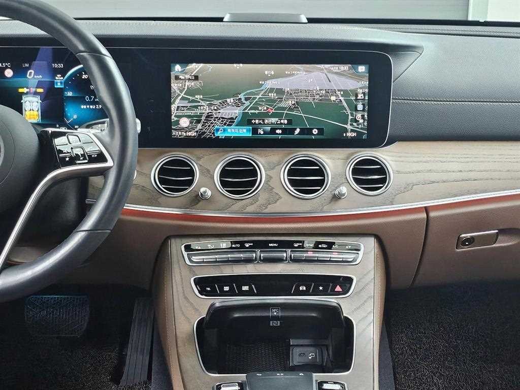 벤츠 E 클래스 E-클래스 W213 E220d 4MATIC 익스클루시브 이미지 14
