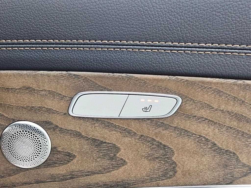 벤츠 E 클래스 E-클래스 W213 E220d 4MATIC 익스클루시브 이미지 16