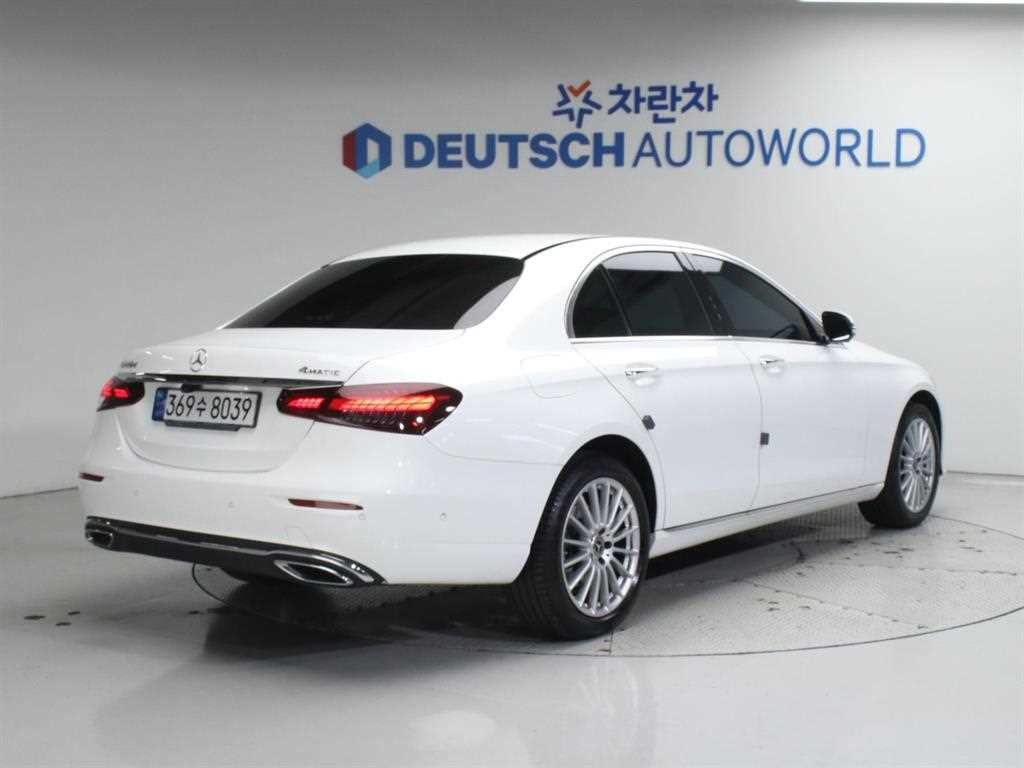 벤츠 E 클래스 E-클래스 W213 E220d 4MATIC 익스클루시브 이미지 2