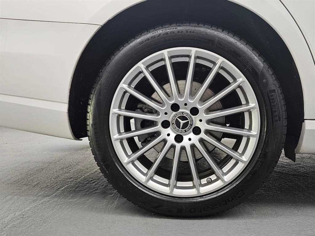 벤츠 E 클래스 E-클래스 W213 E220d 4MATIC 익스클루시브 이미지 5