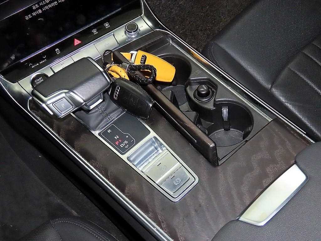 아우디 A6 A6 (C8) 45 TFSI 콰트로 프리미엄 이미지 12