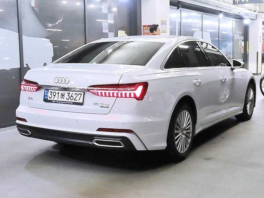 아우디 A6 A6 (C8) 45 TFSI 콰트로 프리미엄 이미지 4