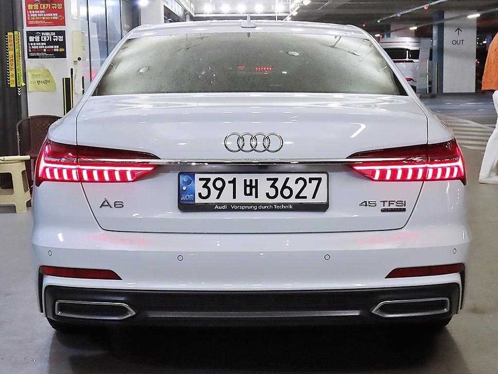 아우디 A6 A6 (C8) 45 TFSI 콰트로 프리미엄 이미지 5