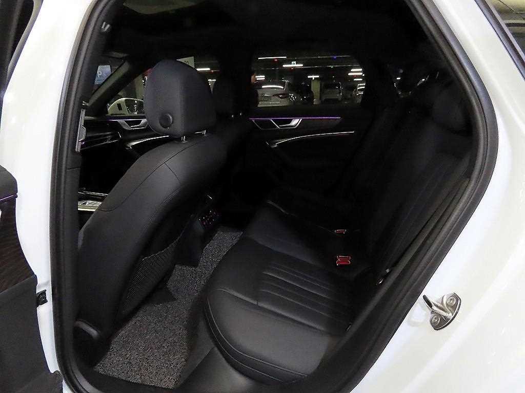 아우디 A6 A6 (C8) 45 TFSI 콰트로 프리미엄 이미지 7
