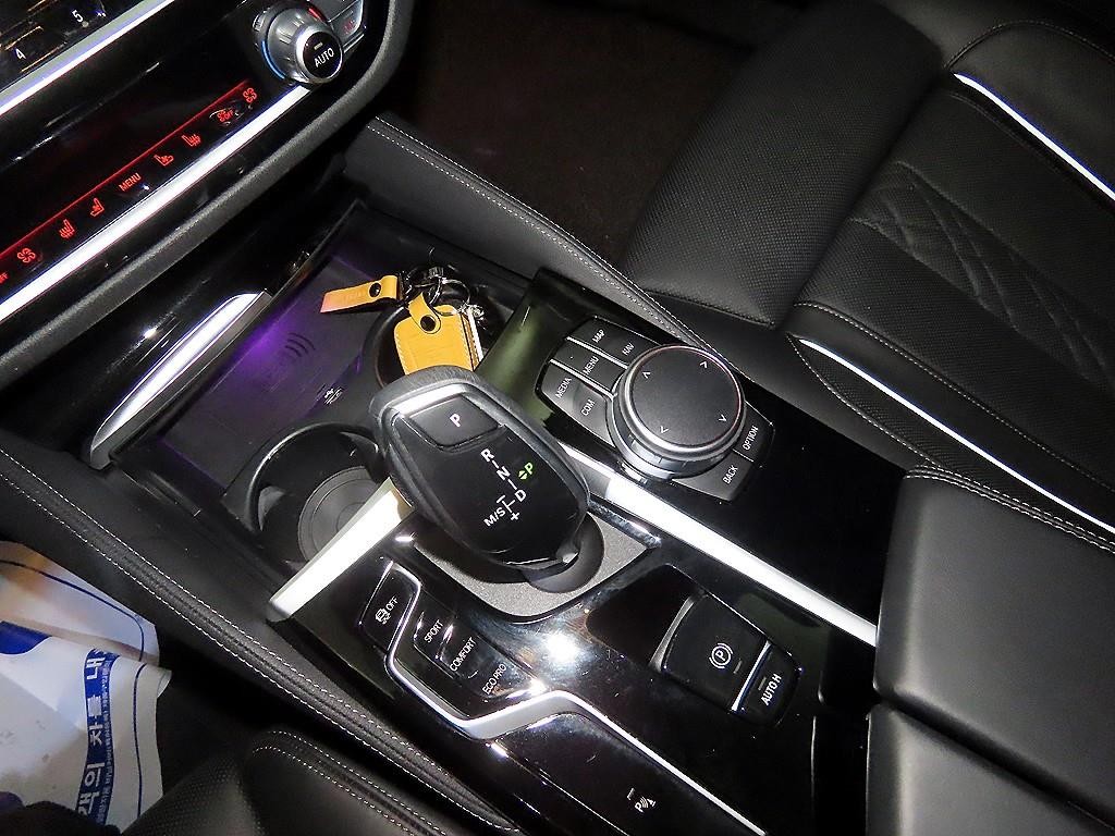 BMW 5시리즈 5시리즈 (G30) 530i 럭셔리 이미지 12