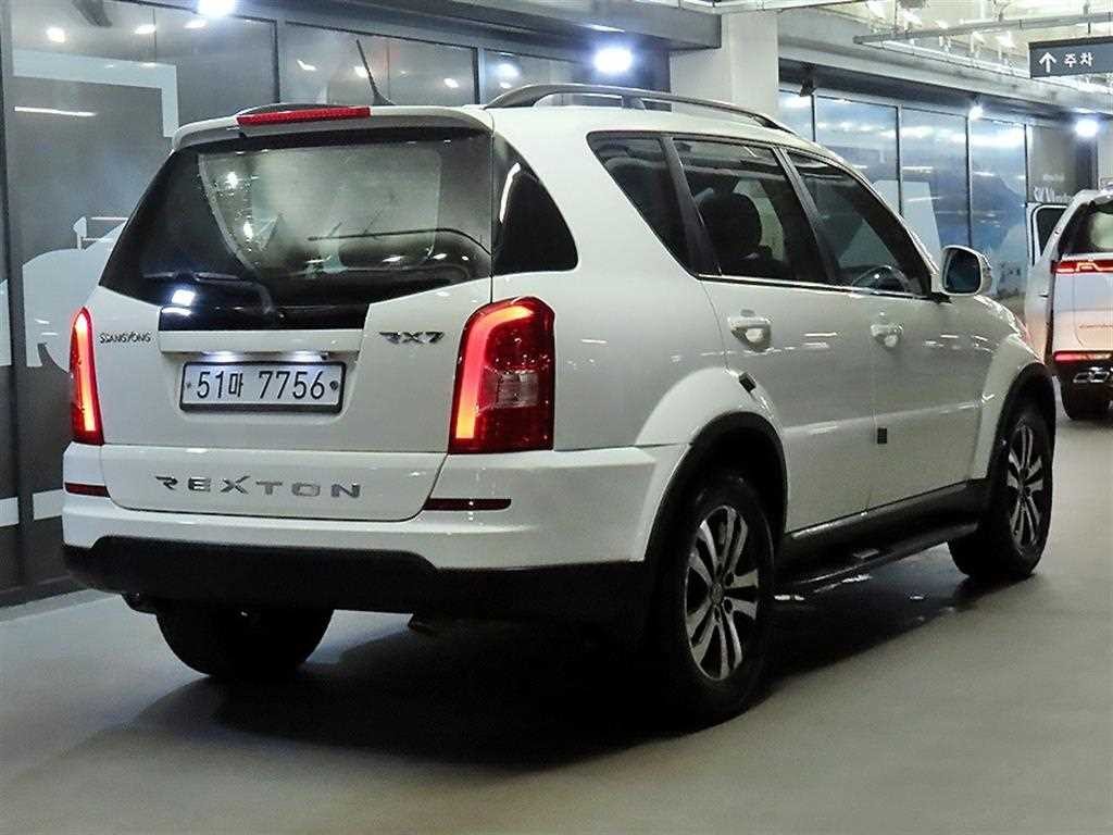 KG모빌리티(쌍용) 렉스턴 렉스턴W 2.0  4WD RX7 럭셔리 이미지 4