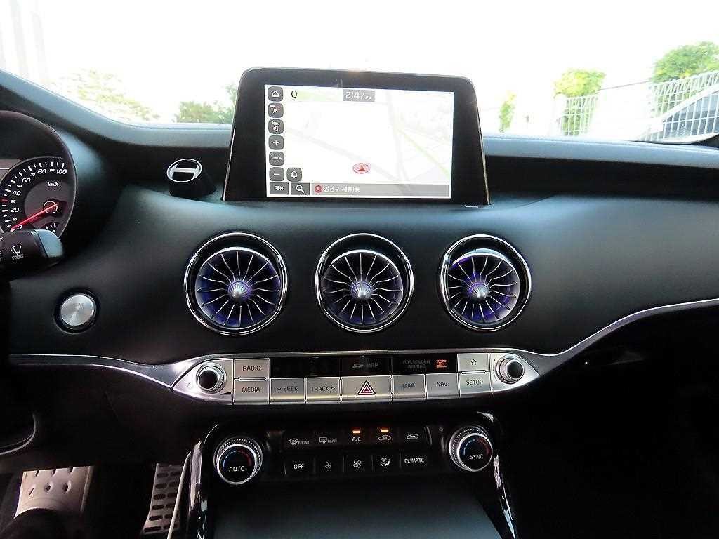 기아 스팅어 가솔린 3.3 터보 2WD GT 이미지 14