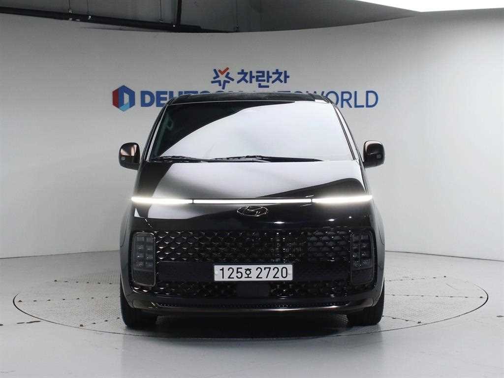 현대 스타리아 4WD 디젤 라운지 인스퍼레이션 9인승 이미지 3