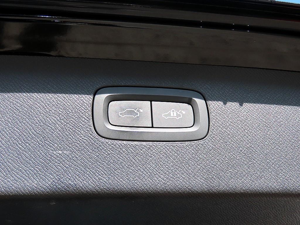 볼보 XC90 XC90 2세대 2.0 T8 AWD 인스크립션 이미지 17