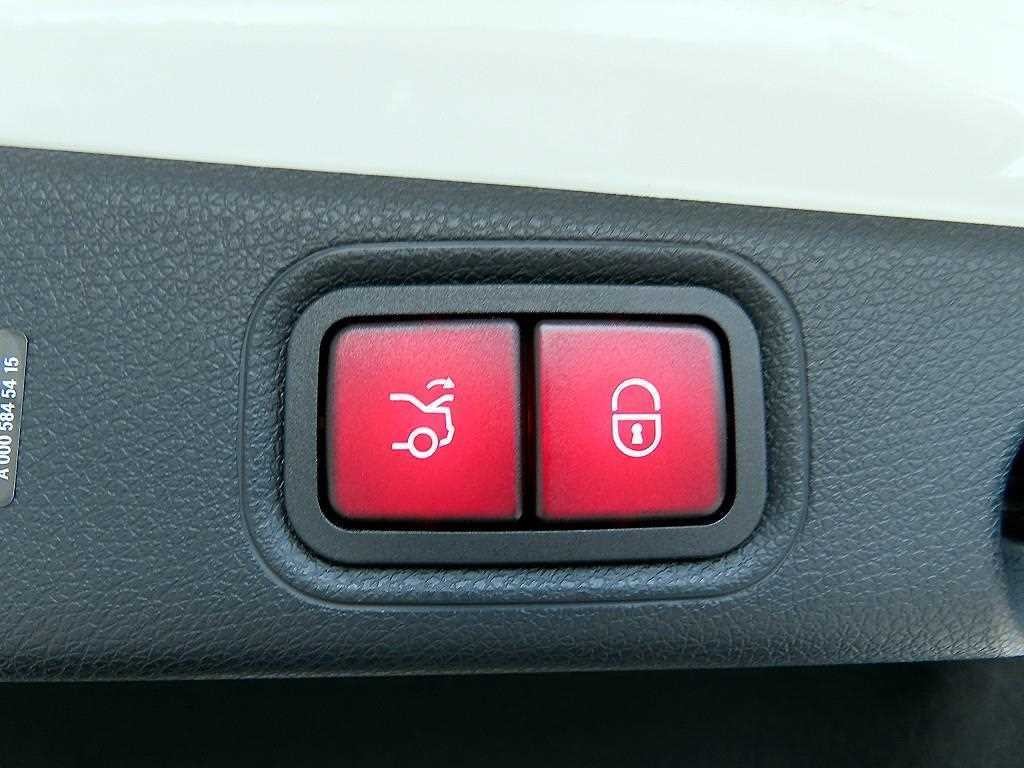 벤츠 E 클래스 E-클래스 W213 E300e 4MATIC 익스클루시브 이미지 16
