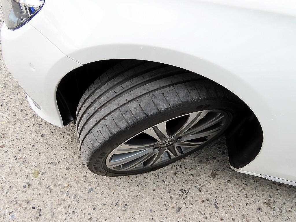 벤츠 E 클래스 E-클래스 W213 E300e 4MATIC 익스클루시브 이미지 20