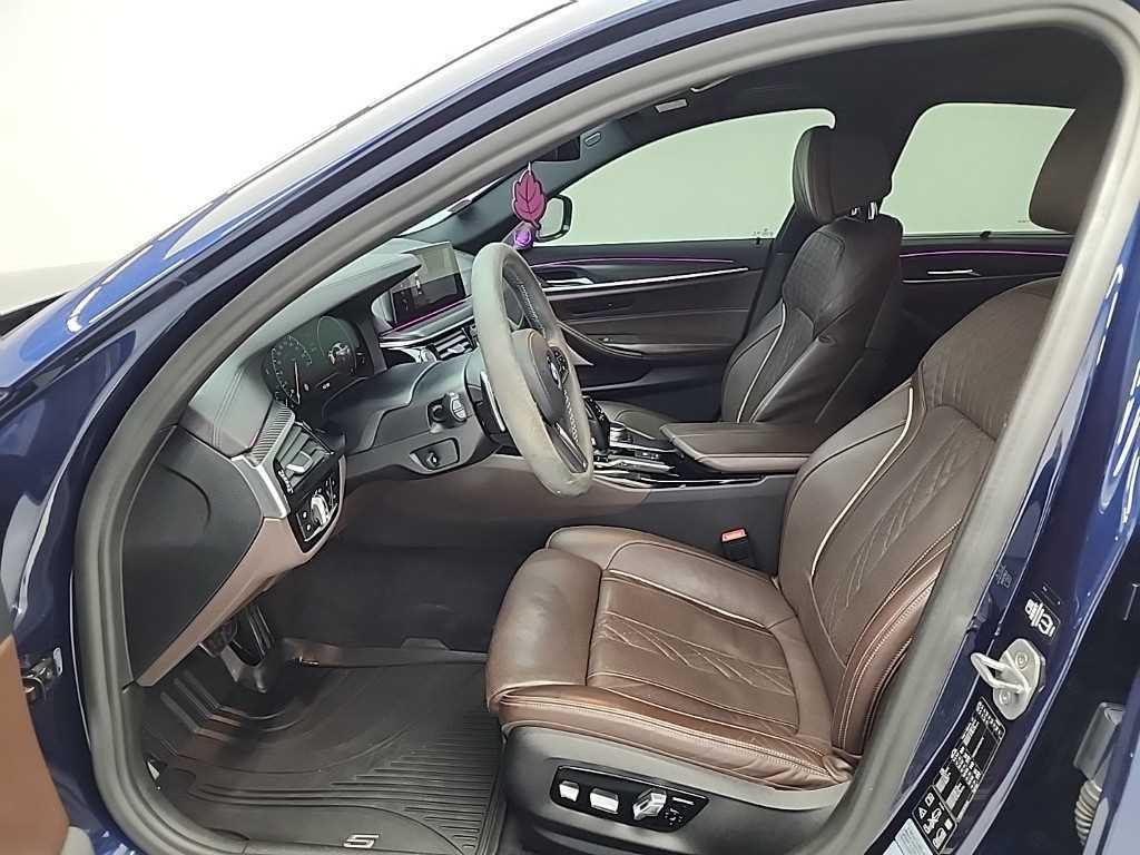 BMW 5시리즈 5시리즈 (G30) 530i xDrive M 스포츠 플러스 이미지 11