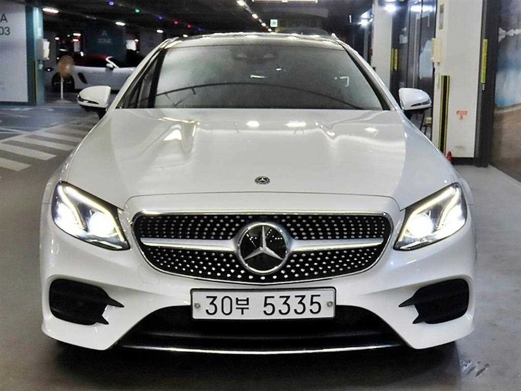 벤츠 E 클래스 E-클래스 W213 E450 4MATIC 쿠페 이미지 2