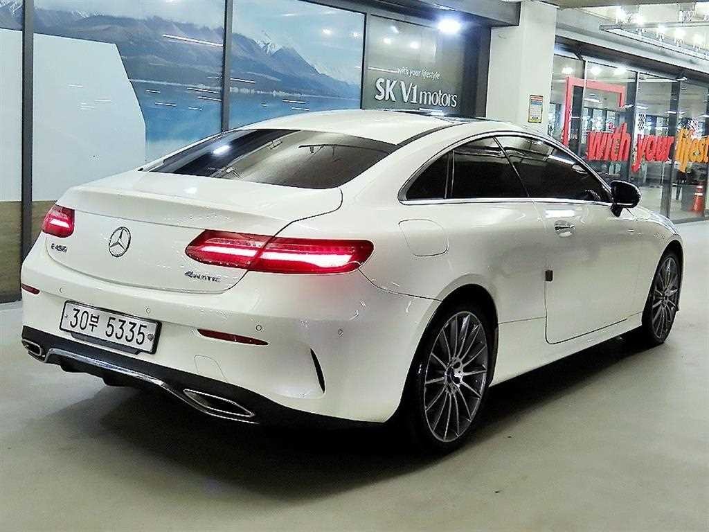 벤츠 E 클래스 E-클래스 W213 E450 4MATIC 쿠페 이미지 4