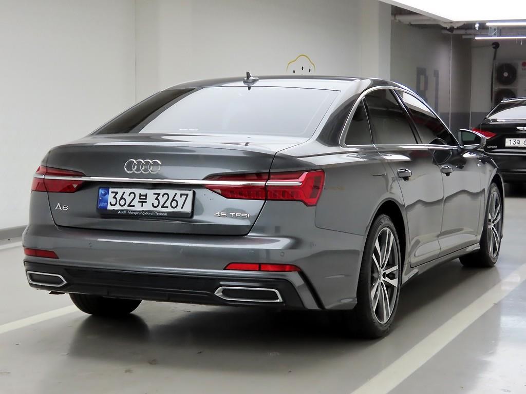아우디 A6 A6 (C8) 45 TFSI 프리미엄 이미지 4