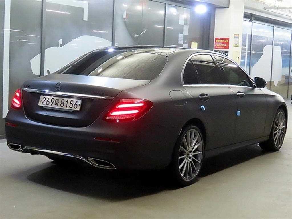벤츠 E 클래스 E-클래스 W213 E350 4MATIC AMG LINE 이미지 4