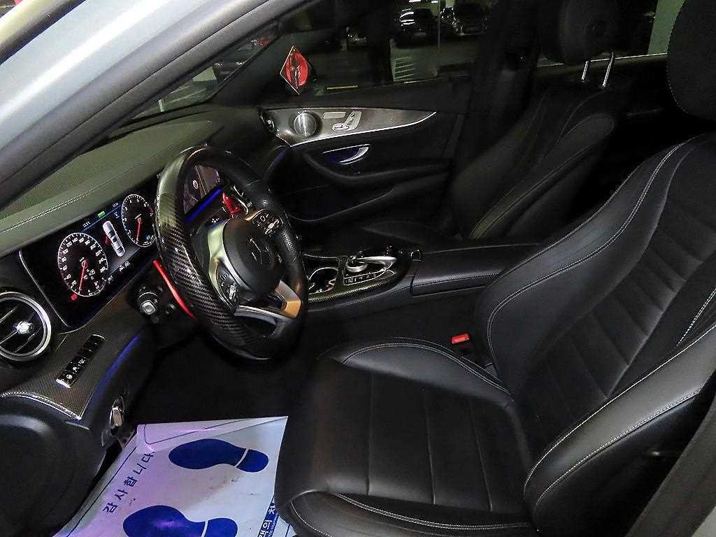 벤츠 E 클래스 E-클래스 W213 E350 4MATIC AMG LINE 이미지 6