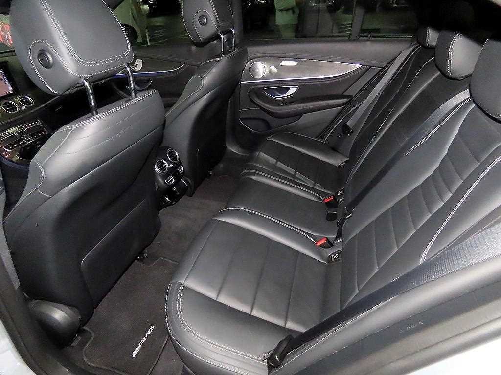 벤츠 E 클래스 E-클래스 W213 E350 4MATIC AMG LINE 이미지 7