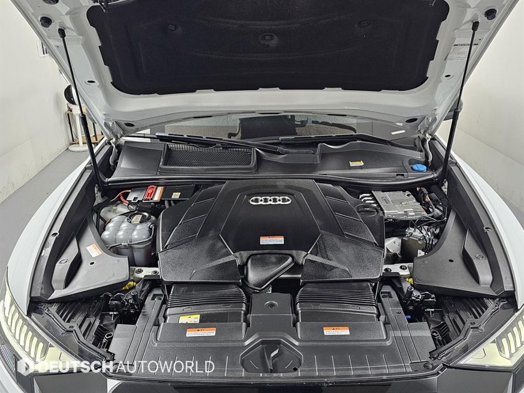 아우디 Q8 55 TFSI 콰트로 프리미엄 이미지 6