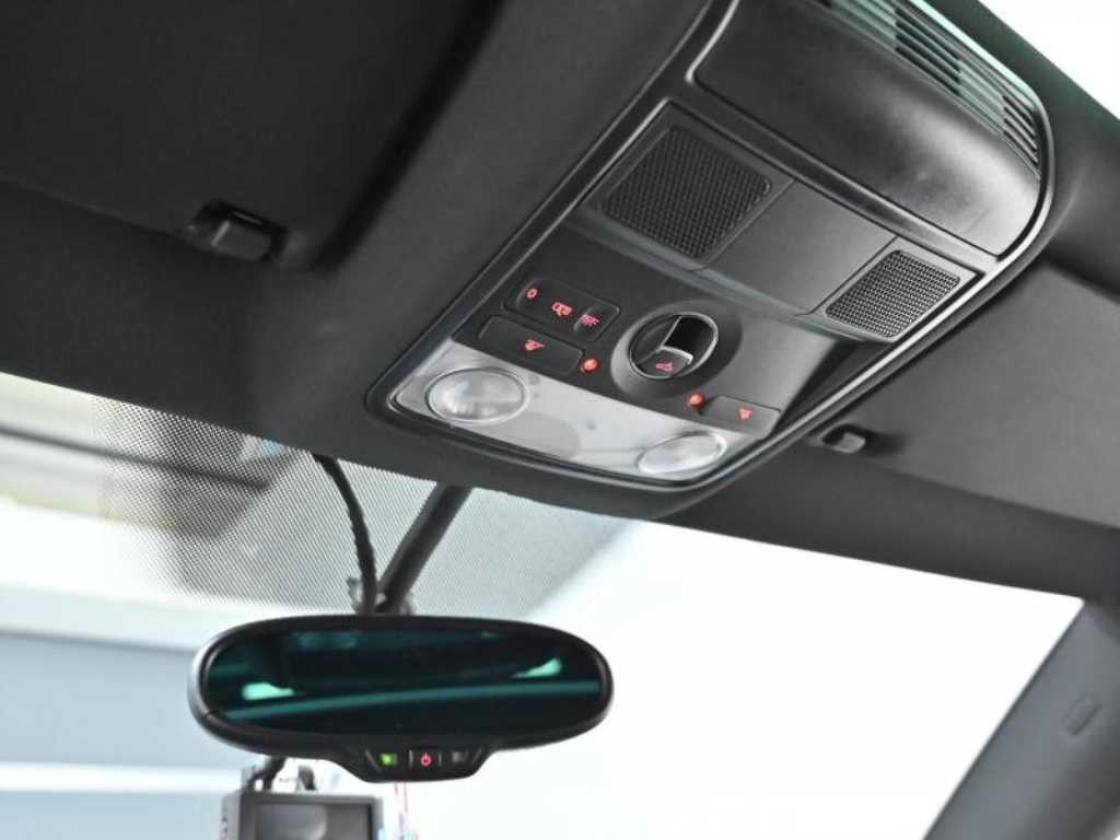 폭스바겐 시로코 2.0 TSI R 이미지 18