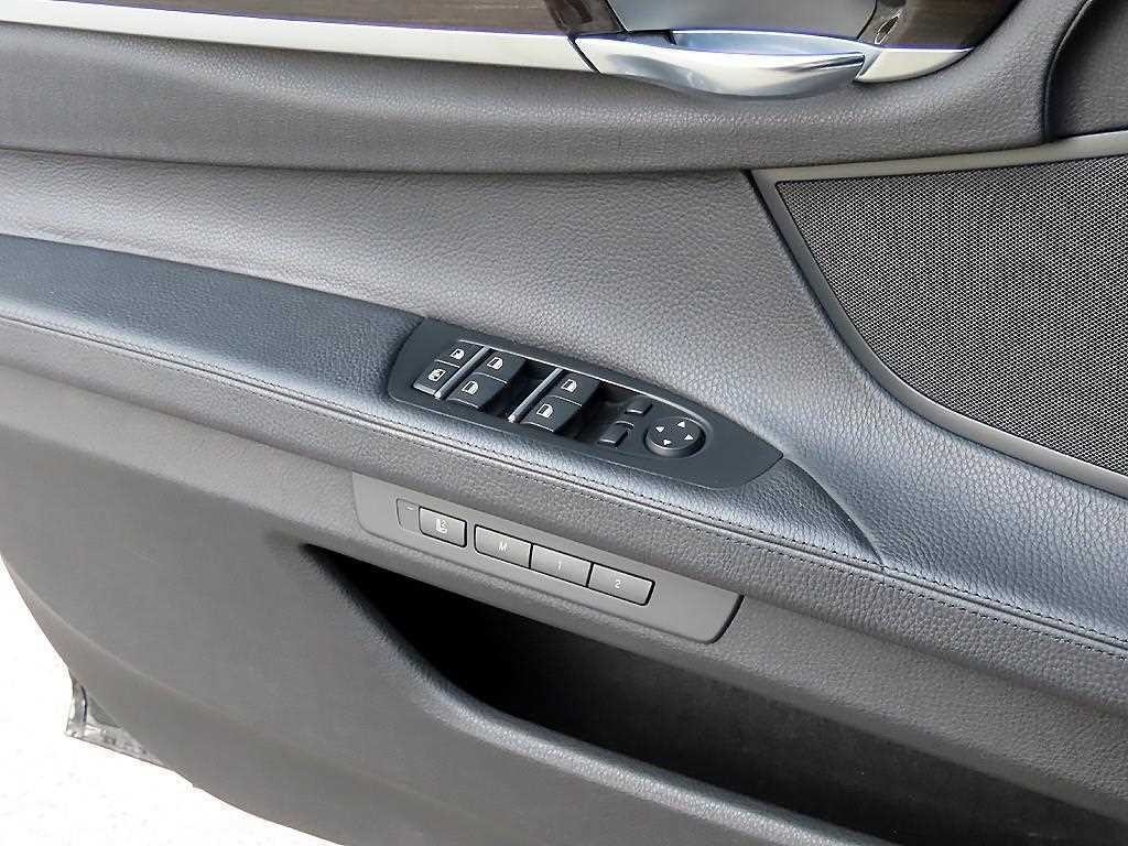 BMW 7시리즈 7시리즈 (F01) 730 d xDrive 이미지 12