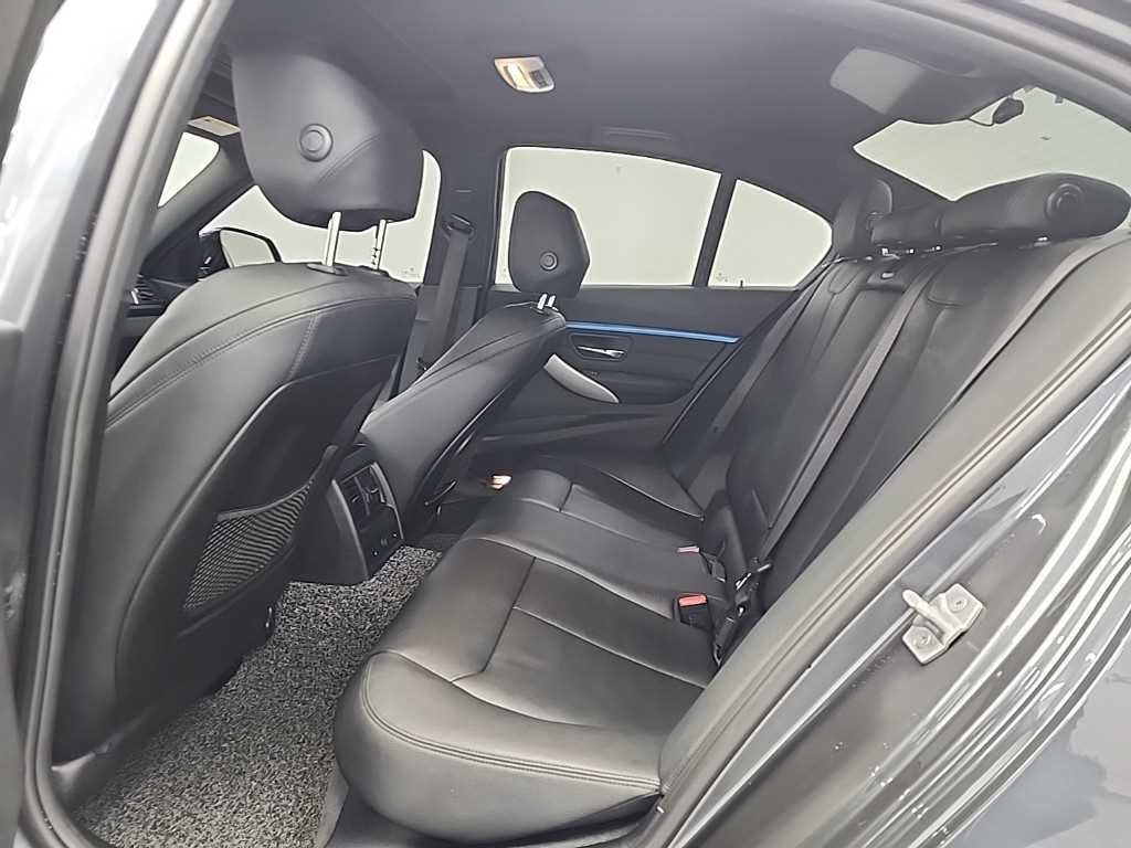 BMW 3시리즈 3시리즈 (F30) 330i M 스포츠 이미지 12