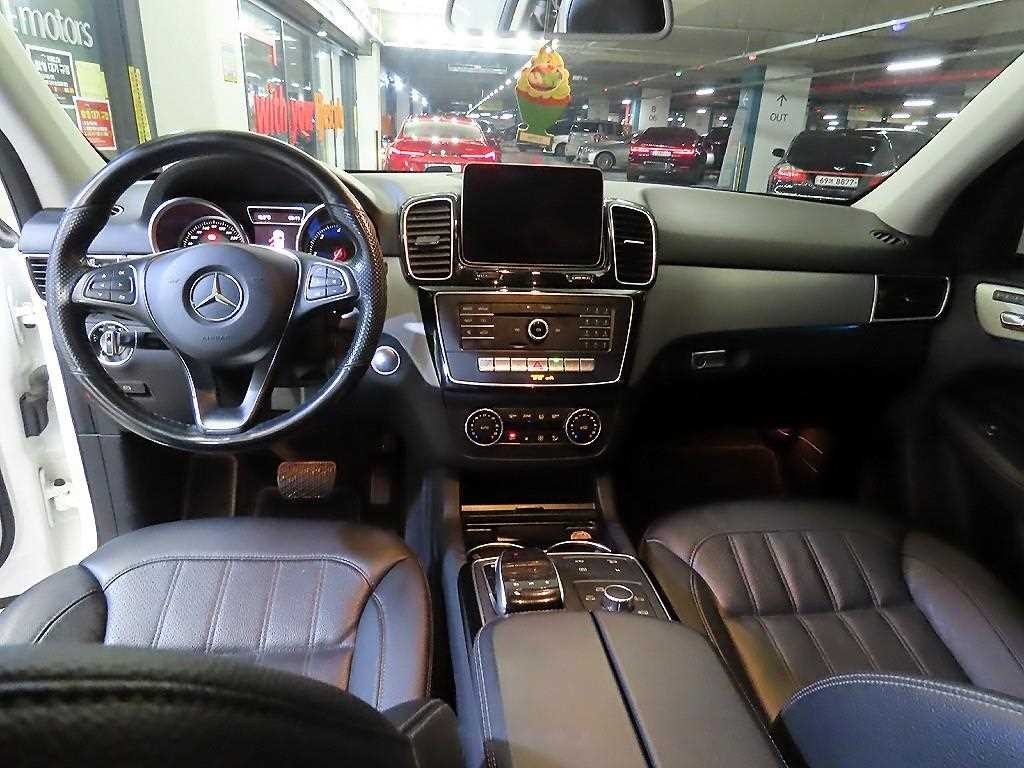 벤츠 GLE 클래스 GLE 클래스 W166 GLE 350 d 4MATIC 이미지 10