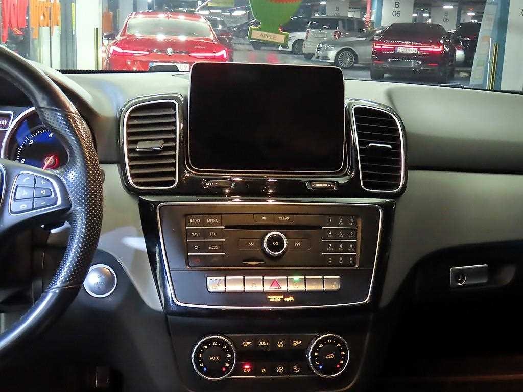 벤츠 GLE 클래스 GLE 클래스 W166 GLE 350 d 4MATIC 이미지 11