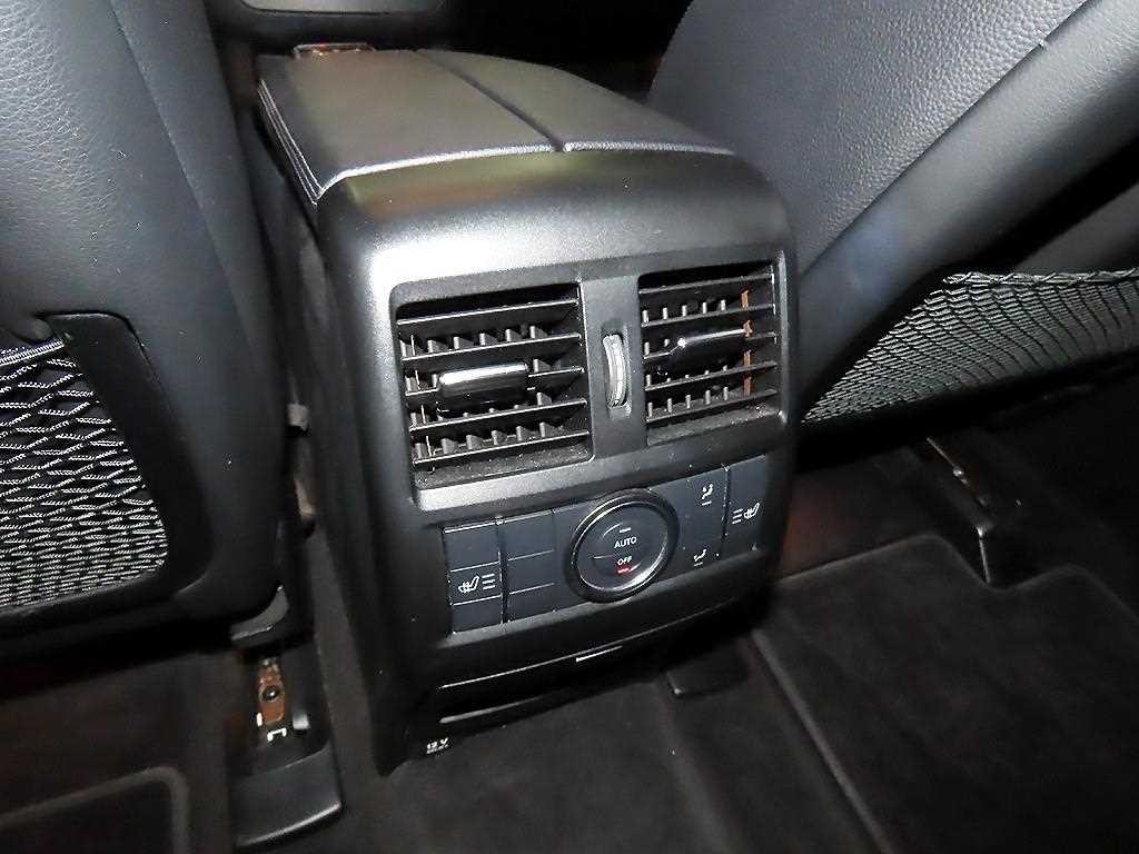 벤츠 GLE 클래스 GLE 클래스 W166 GLE 350 d 4MATIC 이미지 15