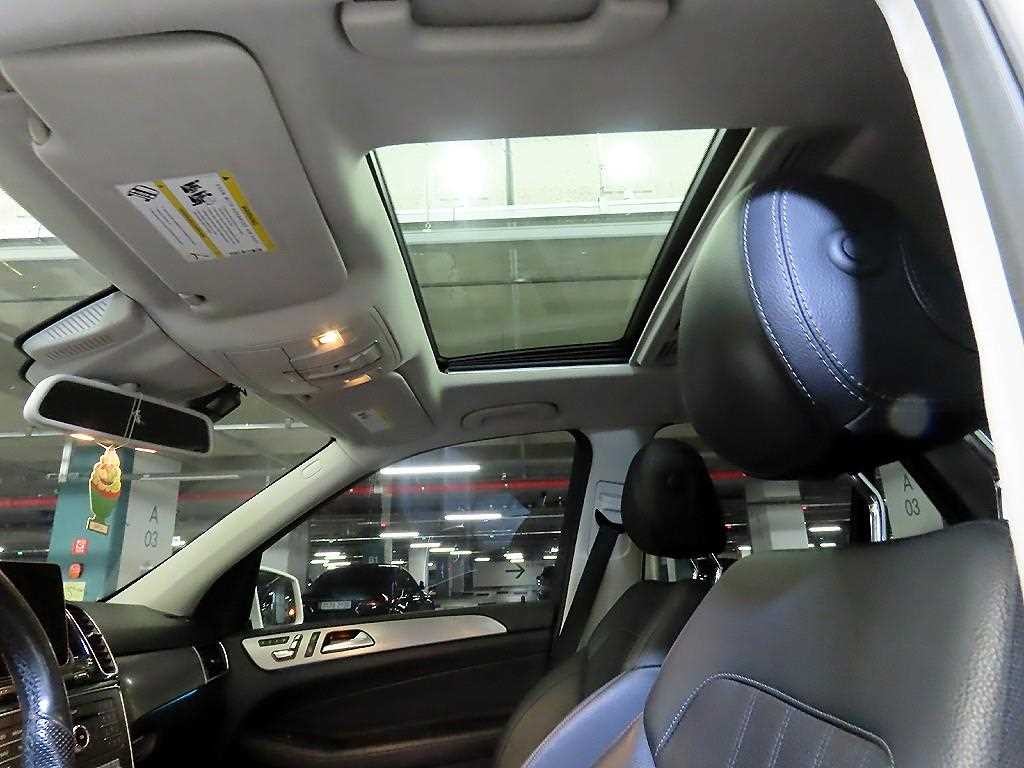 벤츠 GLE 클래스 GLE 클래스 W166 GLE 350 d 4MATIC 이미지 16