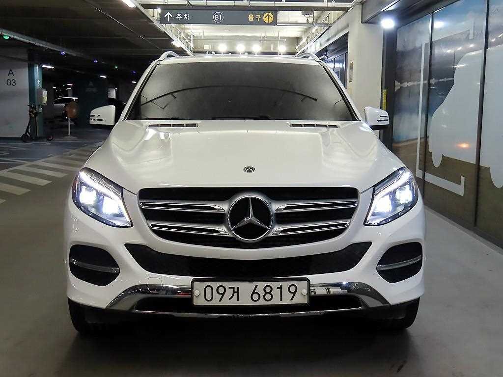 벤츠 GLE 클래스 GLE 클래스 W166 GLE 350 d 4MATIC 이미지 2
