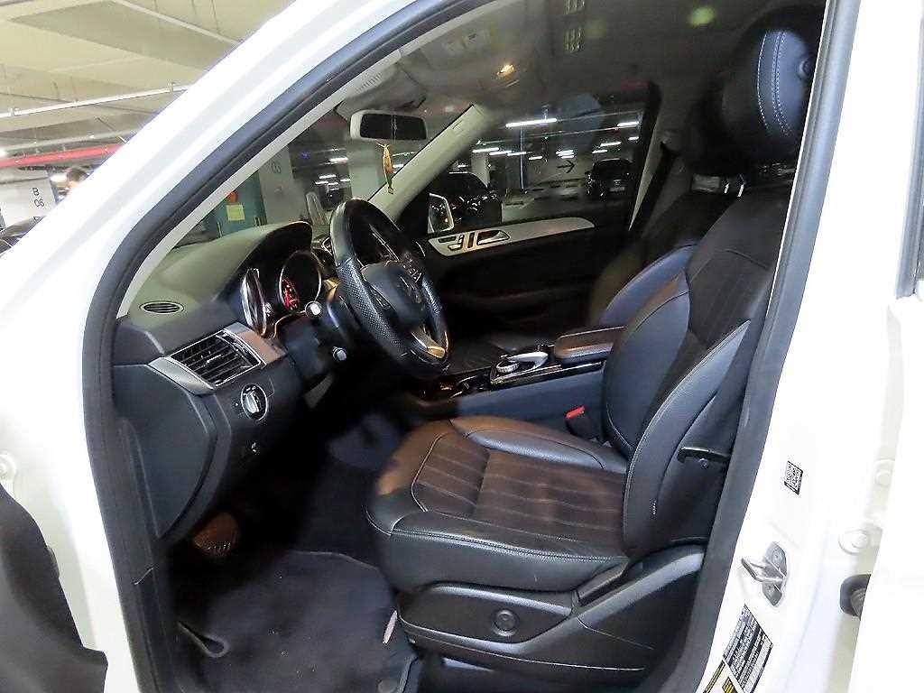 벤츠 GLE 클래스 GLE 클래스 W166 GLE 350 d 4MATIC 이미지 6