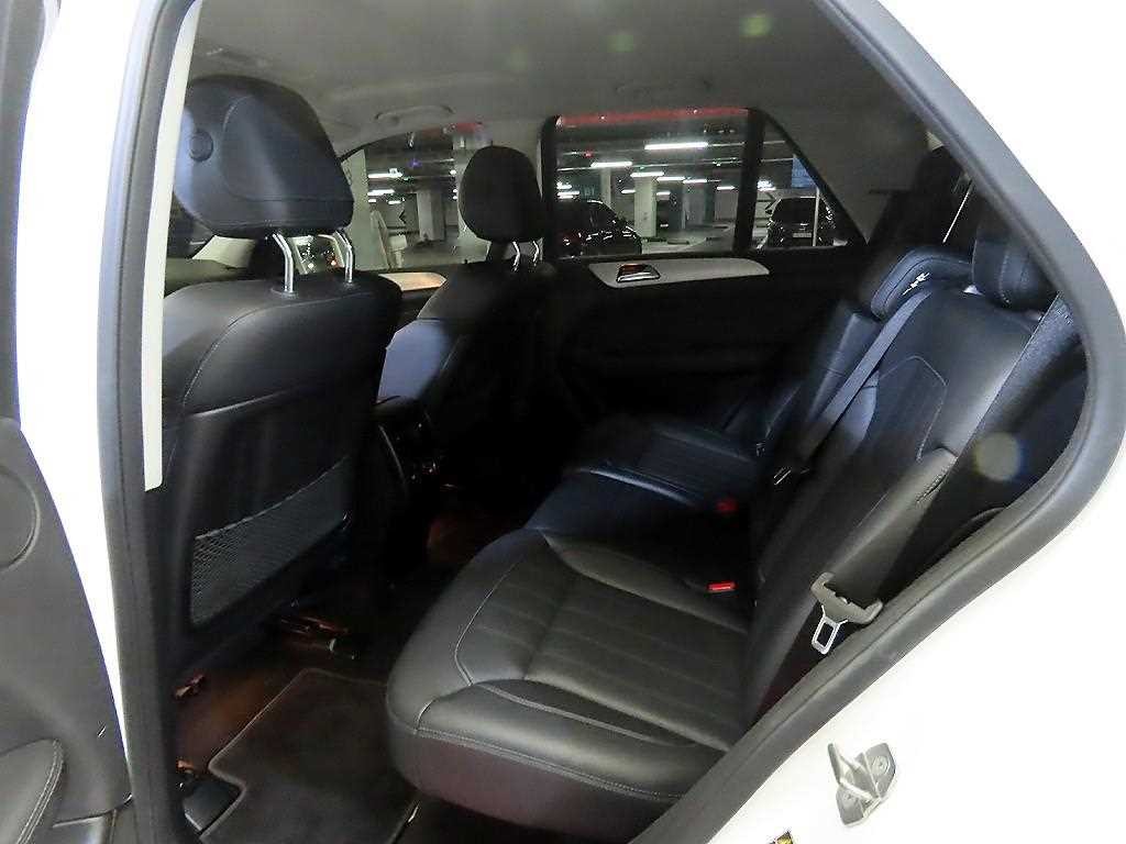 벤츠 GLE 클래스 GLE 클래스 W166 GLE 350 d 4MATIC 이미지 7
