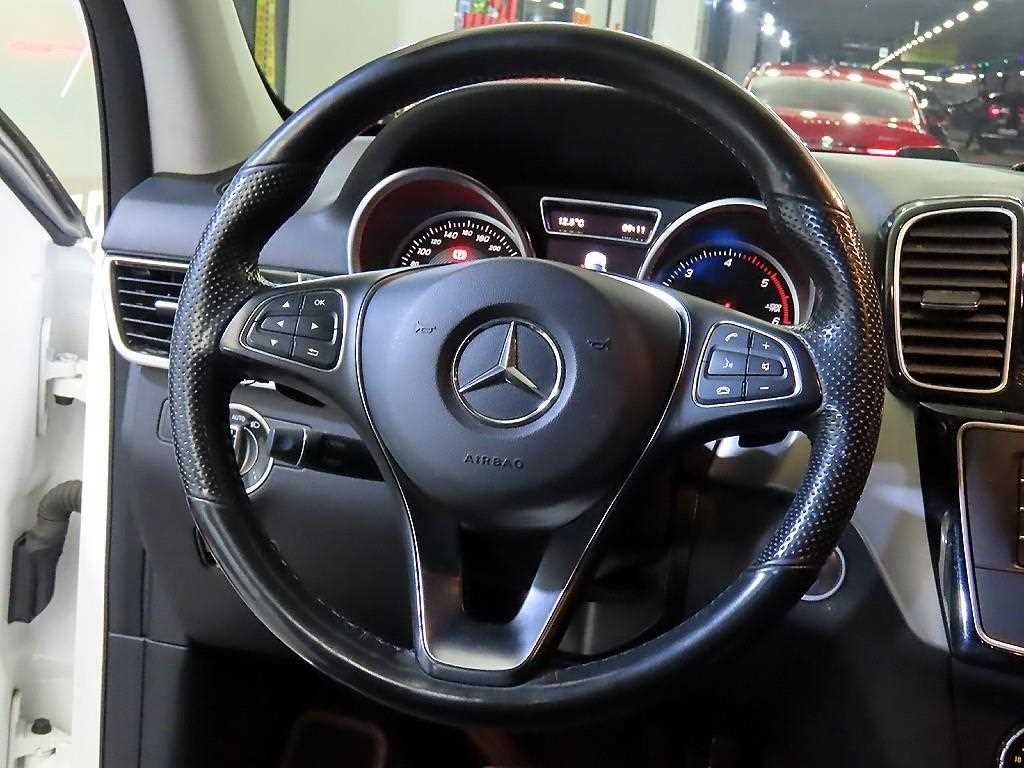 벤츠 GLE 클래스 GLE 클래스 W166 GLE 350 d 4MATIC 이미지 8