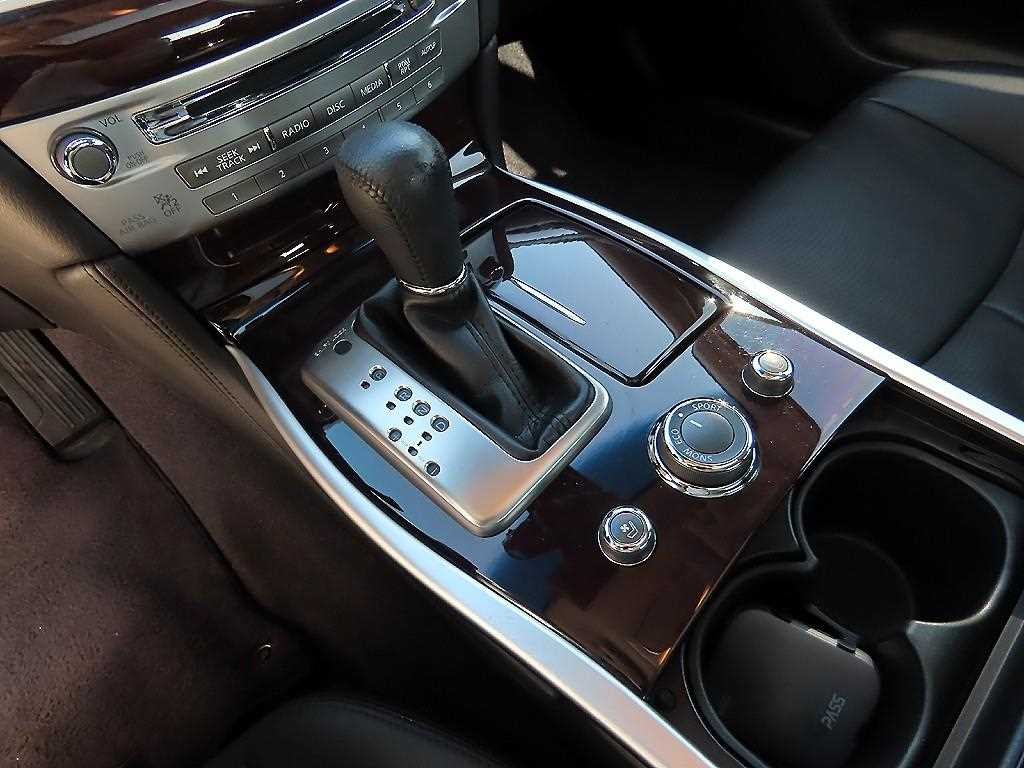 인피니티 Q Q70 3.7AWD 이미지 10