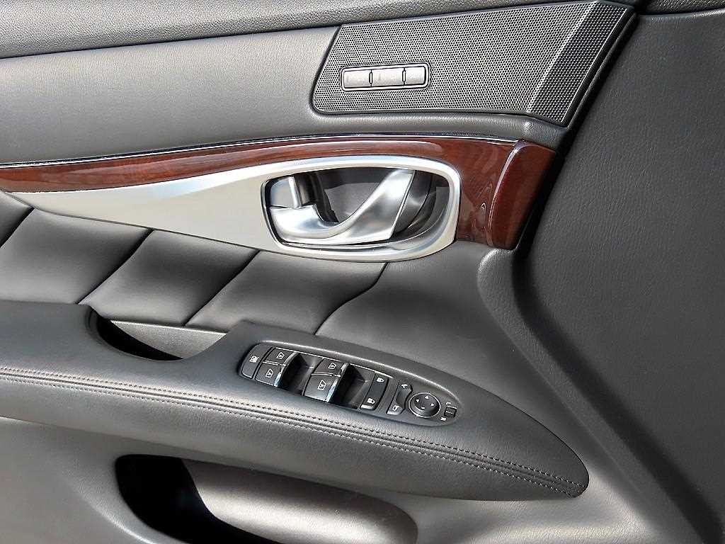 인피니티 Q Q70 3.7AWD 이미지 11