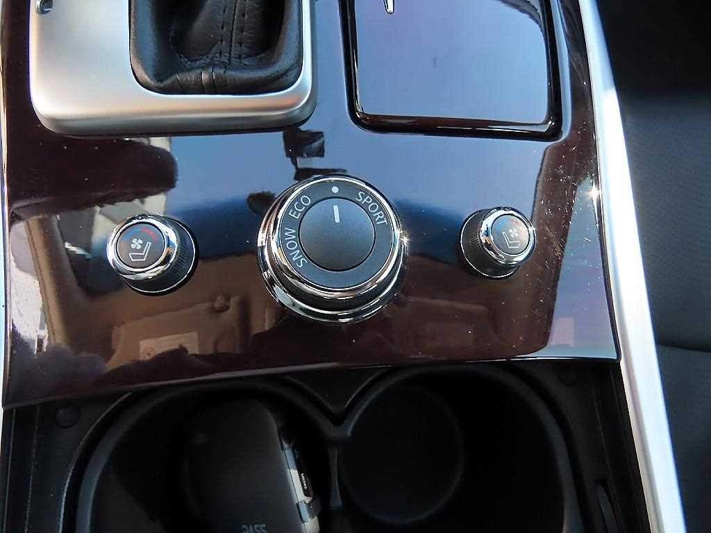 인피니티 Q Q70 3.7AWD 이미지 13
