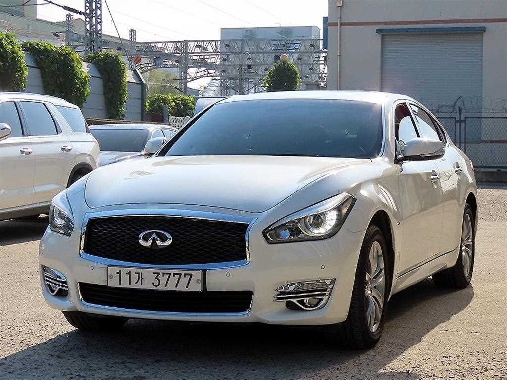 인피니티 Q Q70 3.7AWD 이미지 2