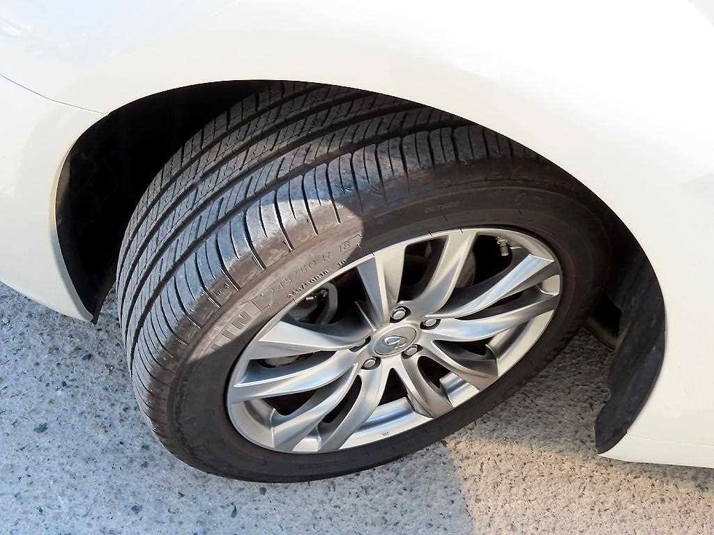 인피니티 Q Q70 3.7AWD 이미지 20