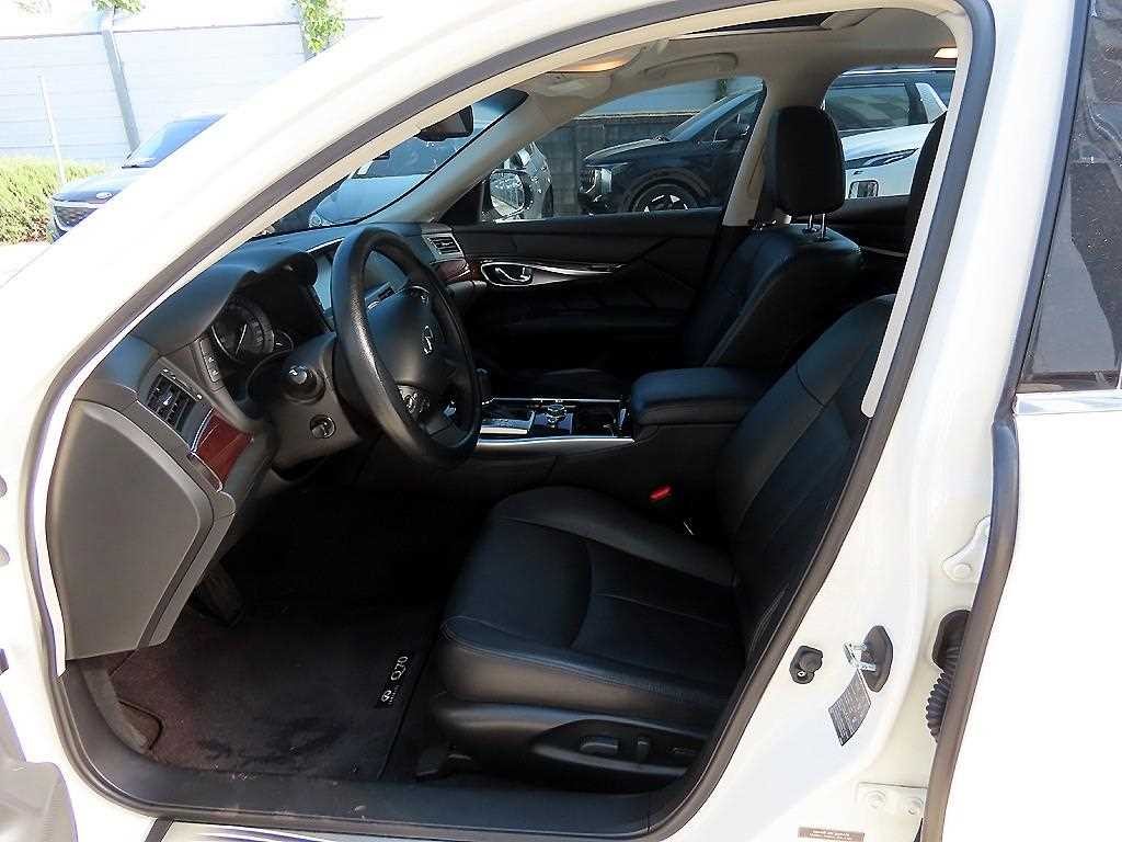 인피니티 Q Q70 3.7AWD 이미지 5