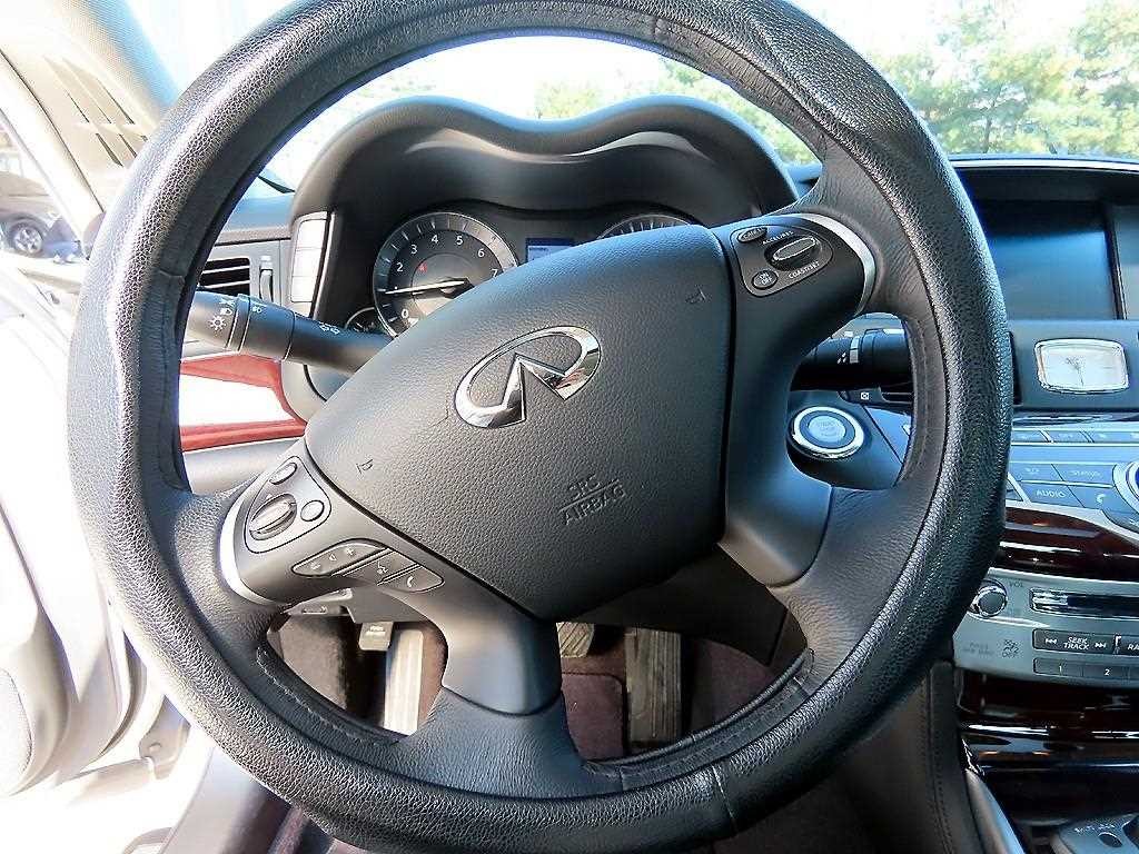인피니티 Q Q70 3.7AWD 이미지 8