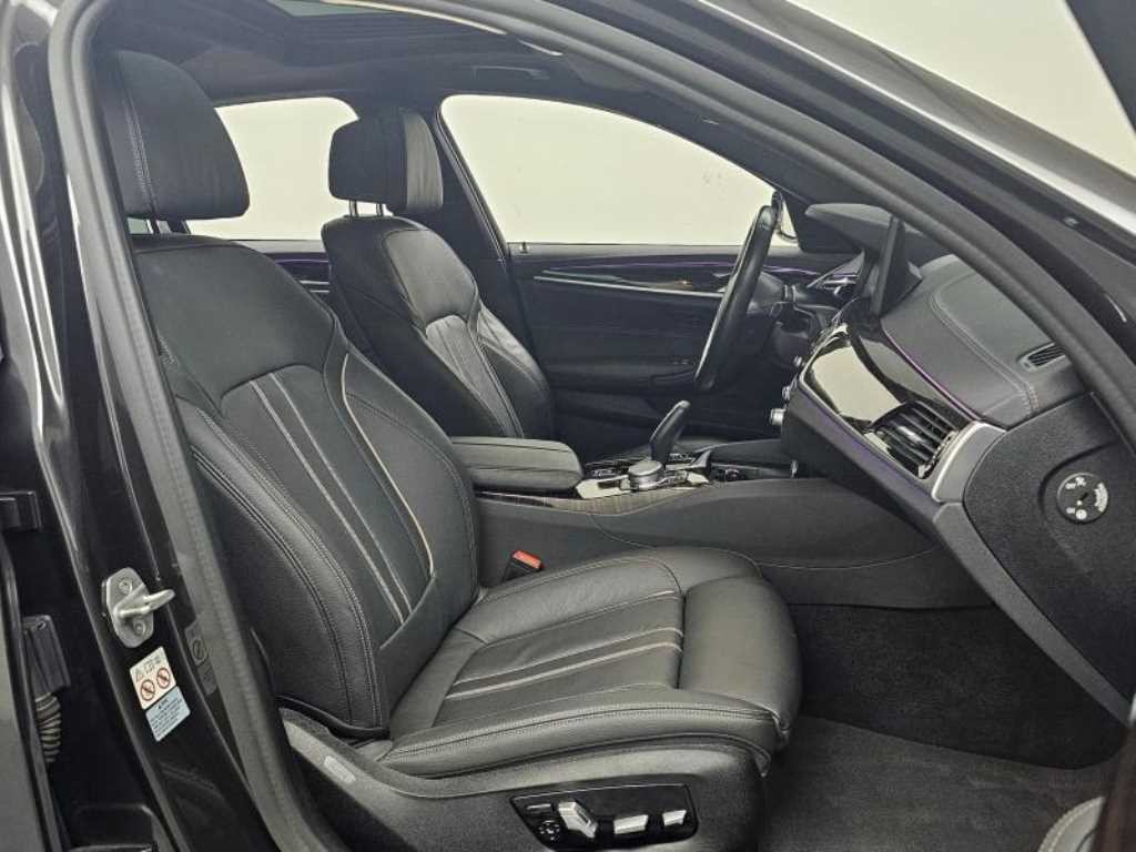 BMW 5시리즈 5시리즈 (G30) 520i M 스포츠 이미지 10