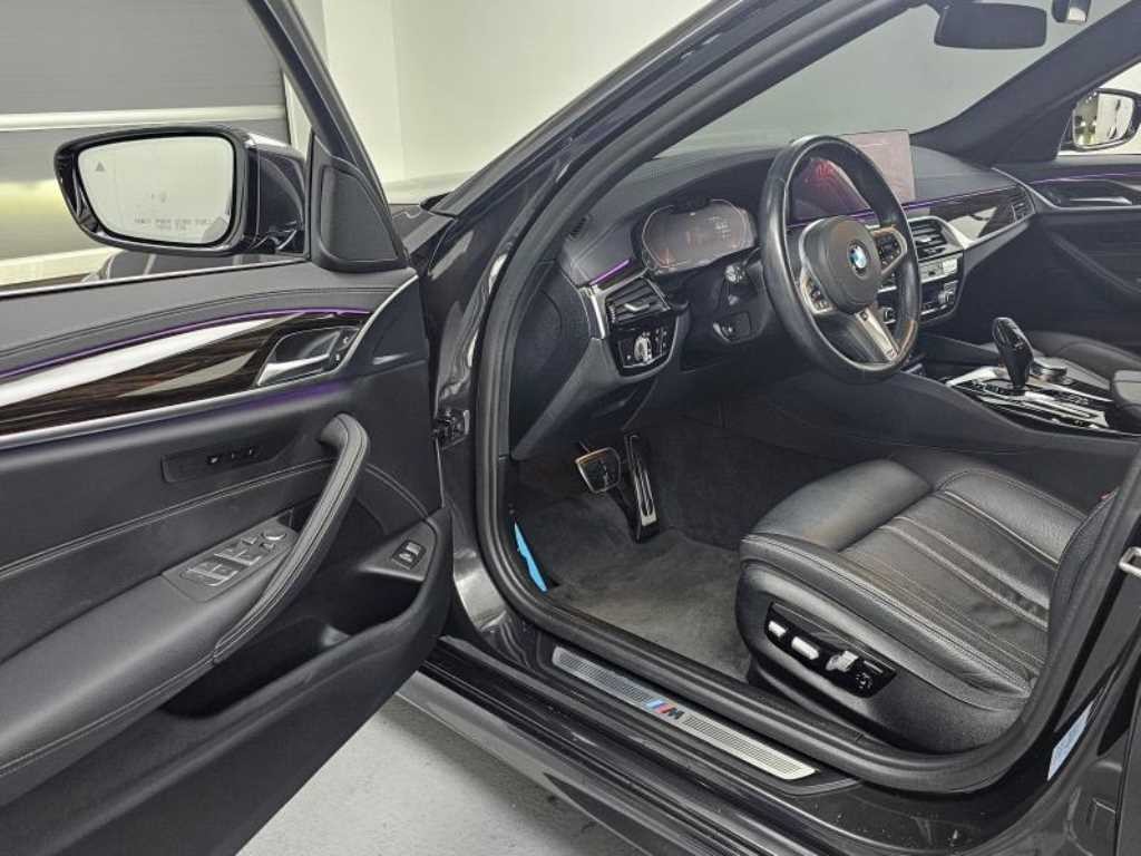 BMW 5시리즈 5시리즈 (G30) 520i M 스포츠 이미지 11