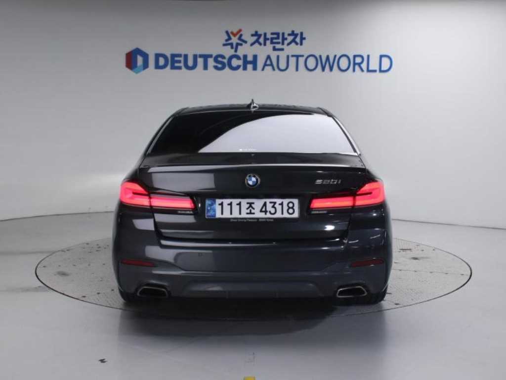 BMW 5시리즈 5시리즈 (G30) 520i M 스포츠 이미지 4