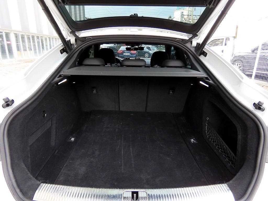아우디 A5 A5 (F5) 40 TDI 콰트로 프리미엄 스포트백 이미지 17