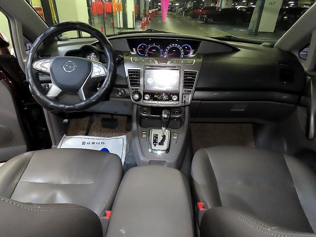 KG모빌리티(쌍용) 코란도 코란도투리스모 4WD GT 9인승 이미지 10