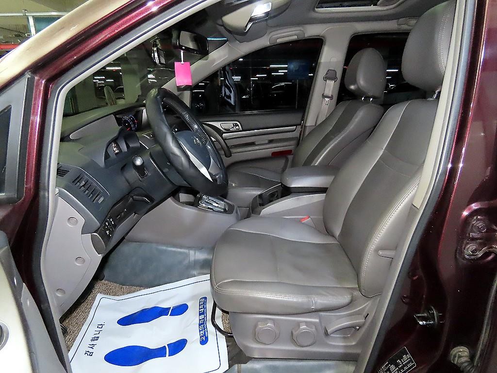 KG모빌리티(쌍용) 코란도 코란도투리스모 4WD GT 9인승 이미지 6