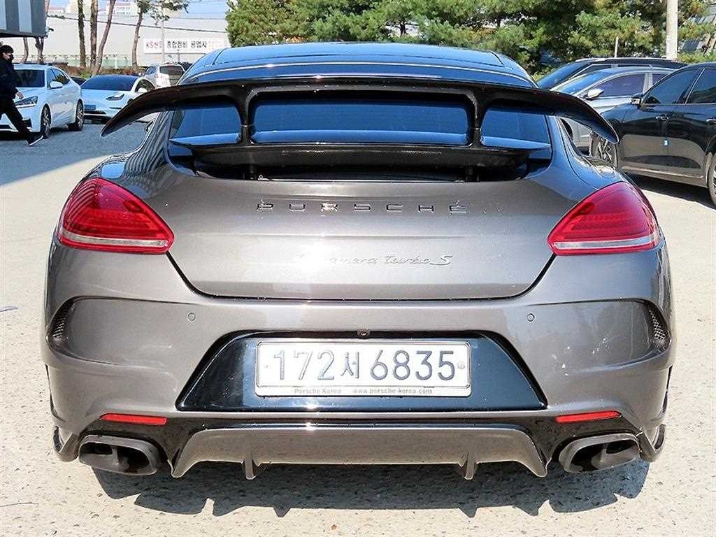 포르쉐 파나메라 4.8 터보 이미지 4