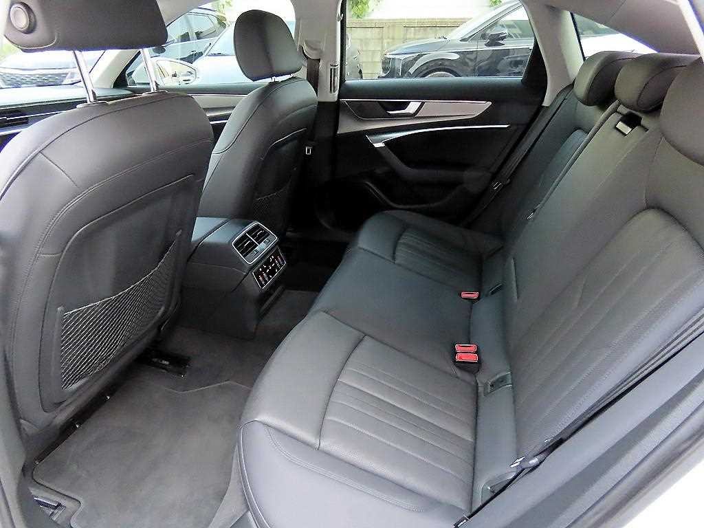 아우디 A6 A6 (C8) 45 TFSI 콰트로 프리미엄 이미지 6